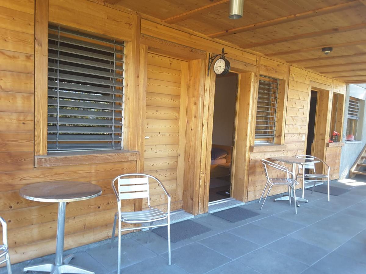 Chalet Tzarbonire Bed & Breakfast Chalais Bagian luar foto
